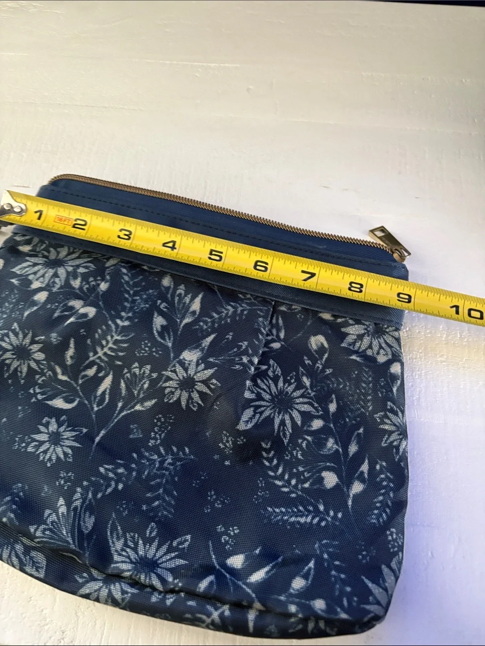 Travelon wristlet blue